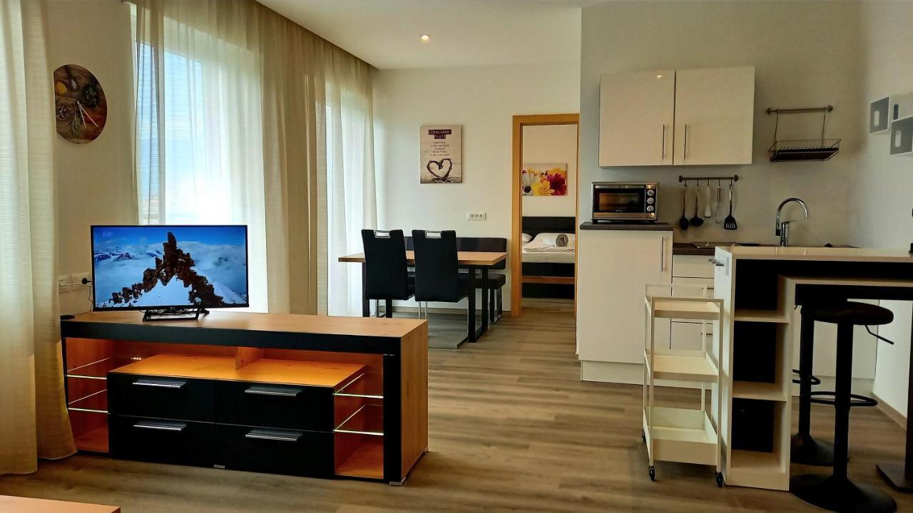 Hotel Garni Gruener Baum Laives Esterno foto