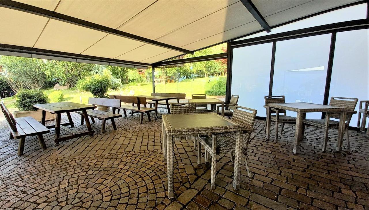 Hotel Garni Gruener Baum Laives Esterno foto