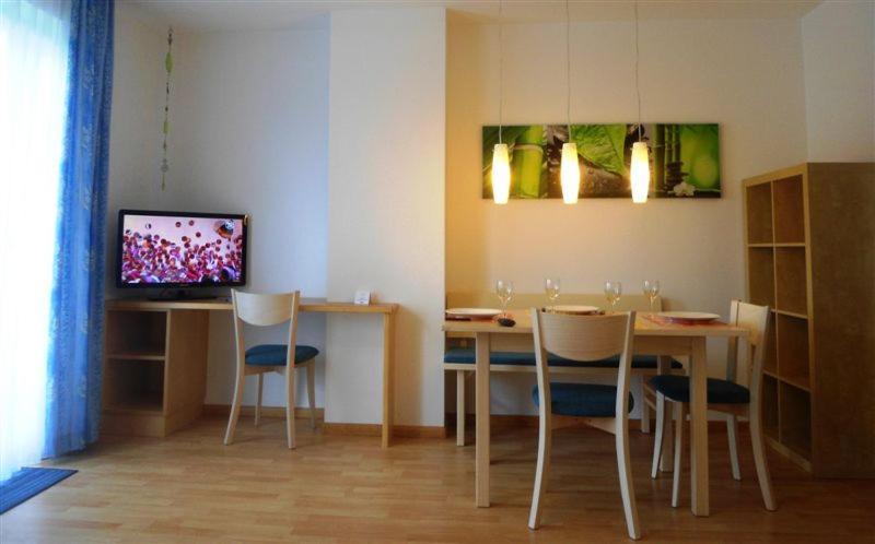 Hotel Garni Gruener Baum Laives Esterno foto