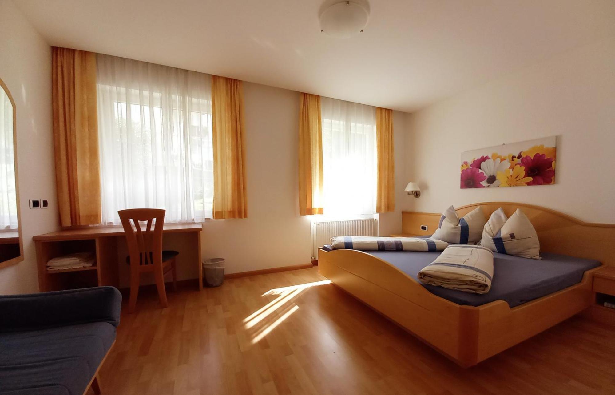 Hotel Garni Gruener Baum Laives Esterno foto